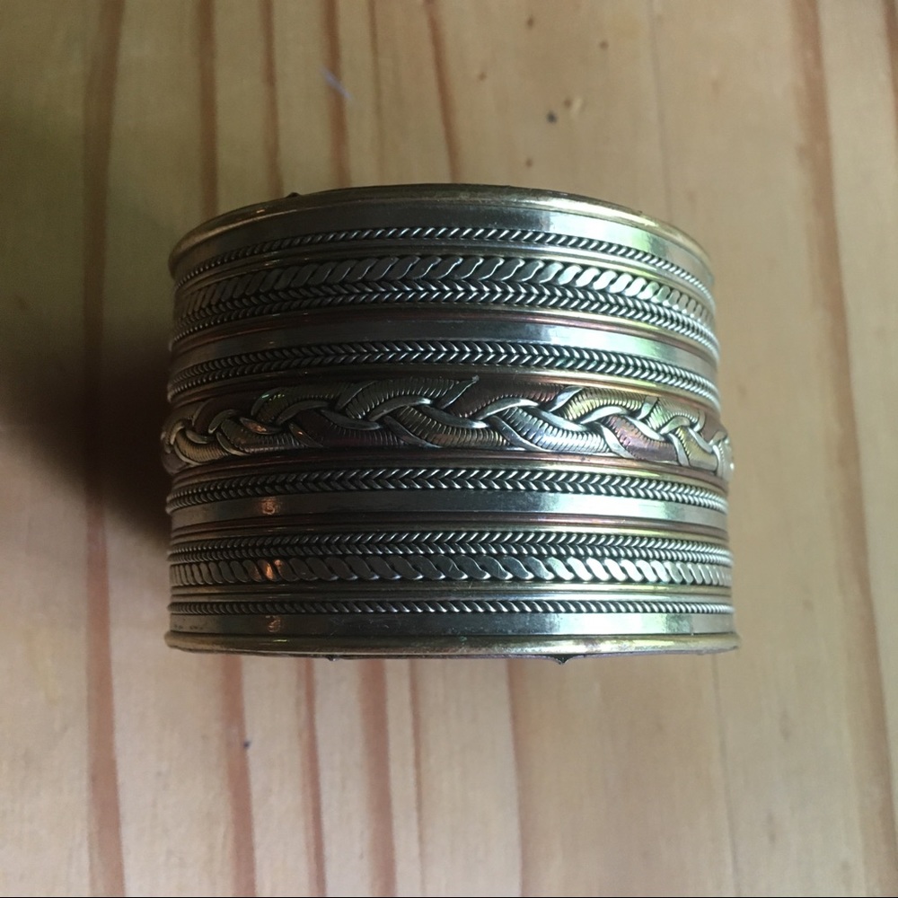 Copper alloy healing and balancing bracelet